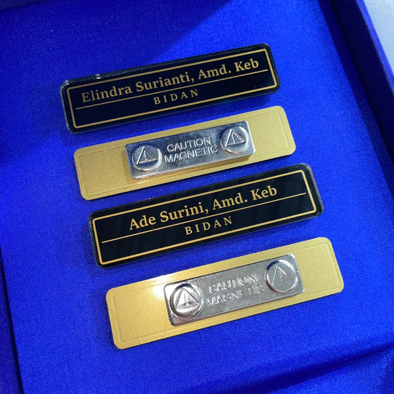 

Name Tag Akrilik Maghnet Untuk Baju atau Kerudung