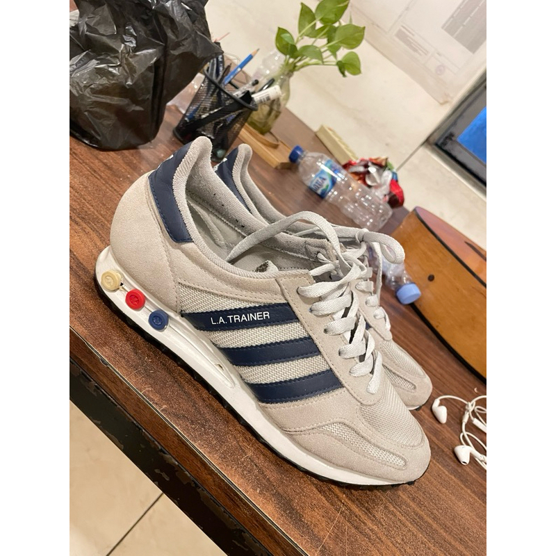 LA trainer Navy White