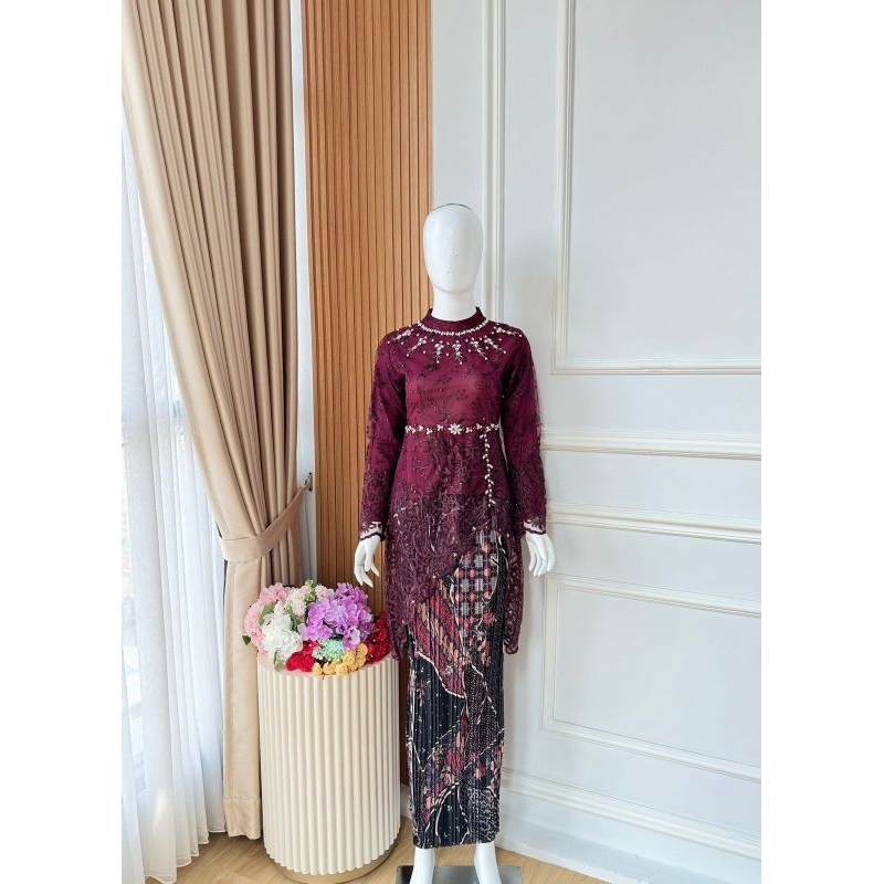 SETELANB KEBAYA LESTI FREE HIJAB~KEBAYA LESTI  KEJORA~BELAH PINGGIR~KEBAYA WISUDA