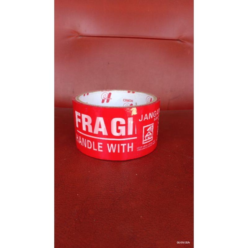 

isolasi fragile warna merah
