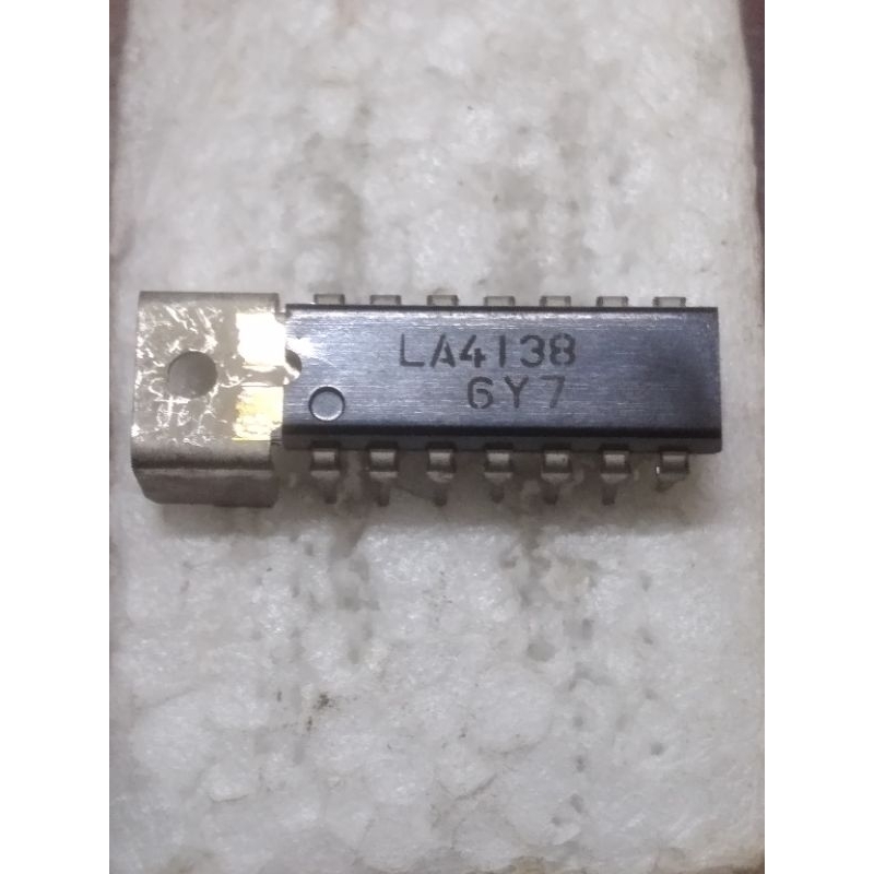IC LA4138 Power Amplifier