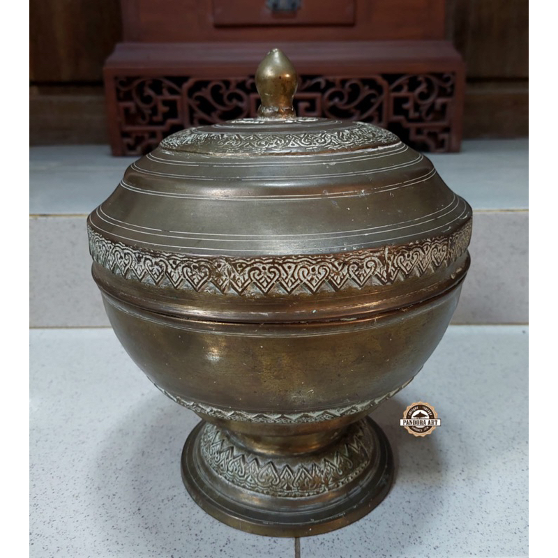 Bokor tutup / abun kuningan KUNO motif ukir TIMBUL