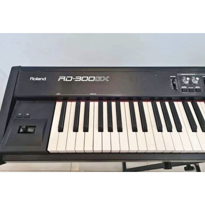 ROLAND RD 300 GX SECOND GOOD