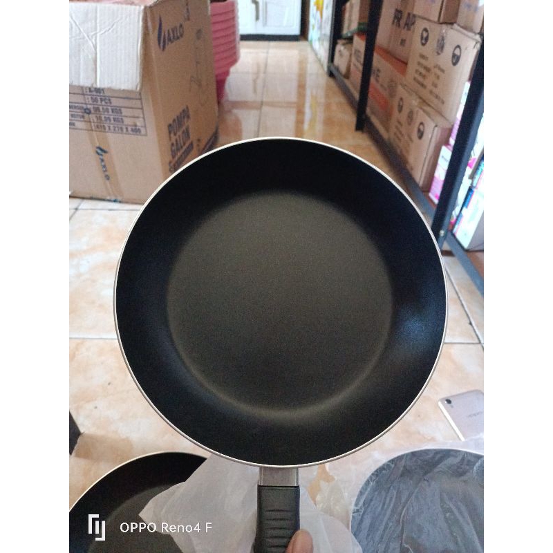 Teflon BS ukuran 22 cm, 20 cm anti lengket tanpa logo