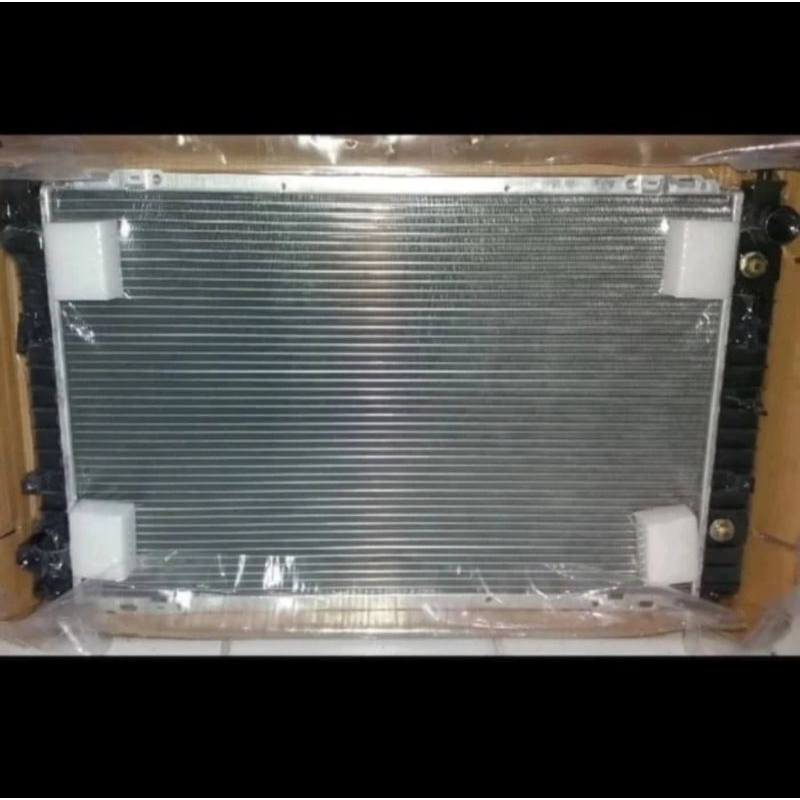 Radiator Ford Escape 3000cc V6 Matic