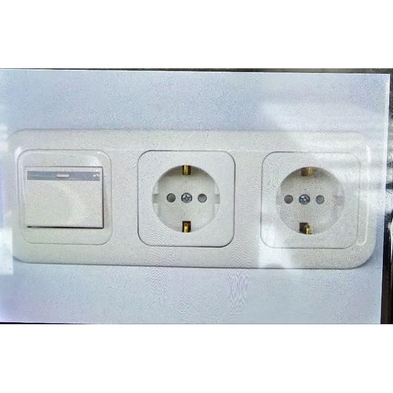 PANASONIC STOP KONTAK DOUBLE + SAKLAR ENGKEL 3GANG PUTIH