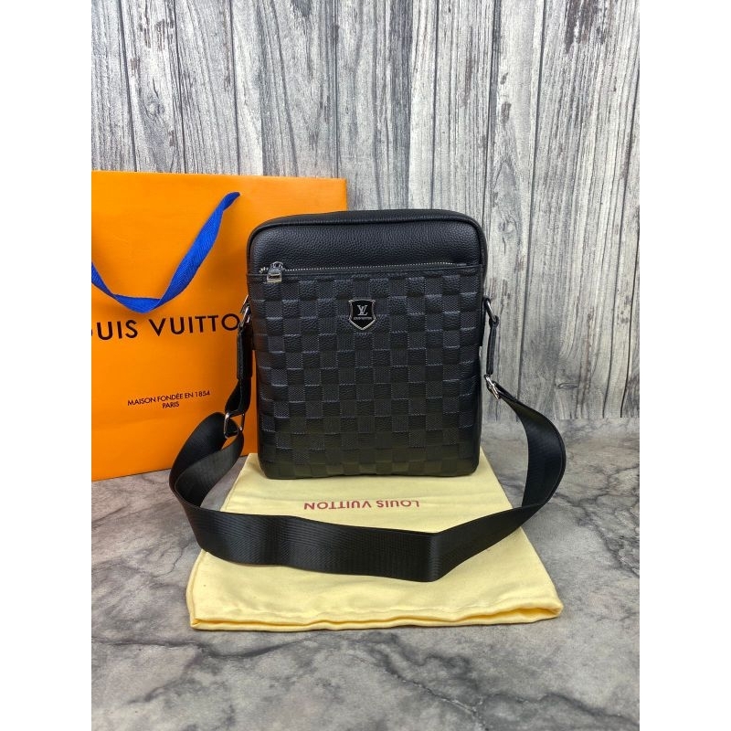 TAS SLEMPANG PRIA LV DAMIER EMBOS HITAM KULIT MIROR 151