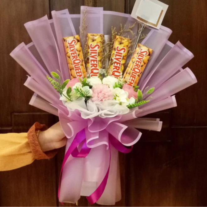 

READY STOCK Buket coklat cadburry / Silverqueen buket wisuda termurah / coklat valentine