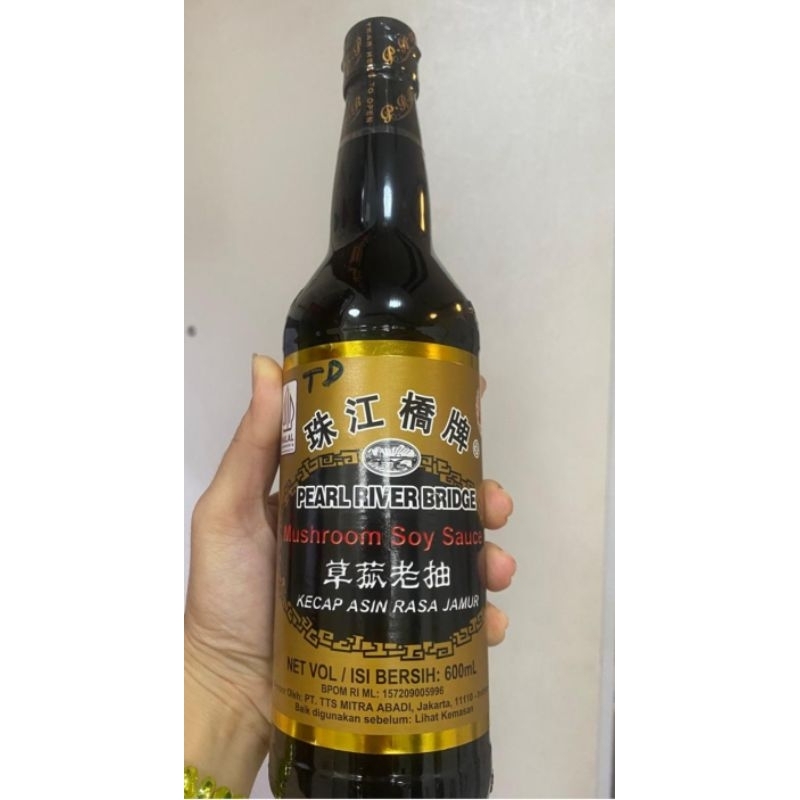 

kecap rasa jamur/mushroom soy sauce/pearl river bridge 600ml