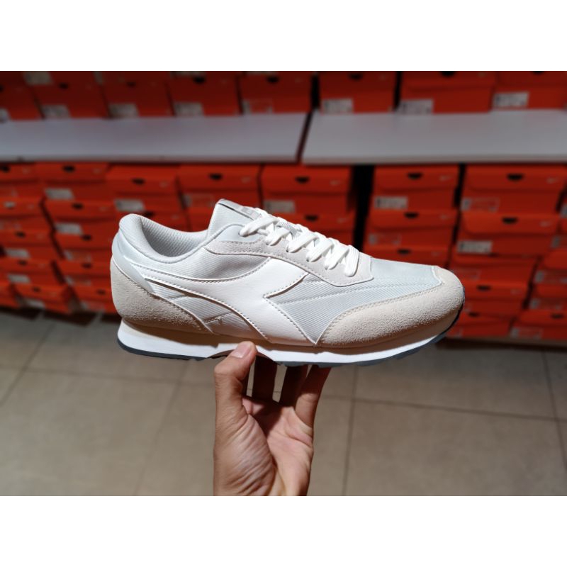 Sneaker pria Sepatu Diadora original/ Diadora Malachi men's sneakers shoes -Grey