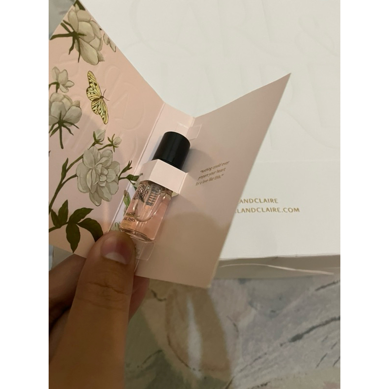 

Paperbag dan sampek parfume carl and claire original store