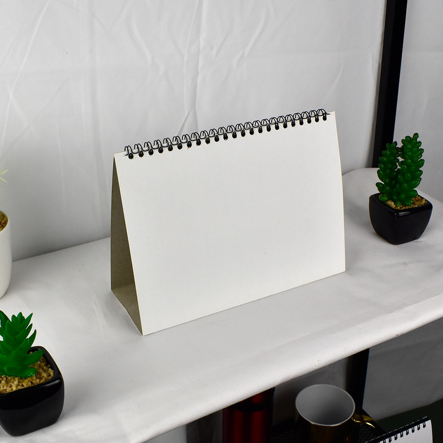 

Tatakan Kaki Kalender Meja Bahan Dupleks Ukuran A5 (21x15 cm) / Dudukan / Penyangga Kaki Kalender Duduk Dupleks