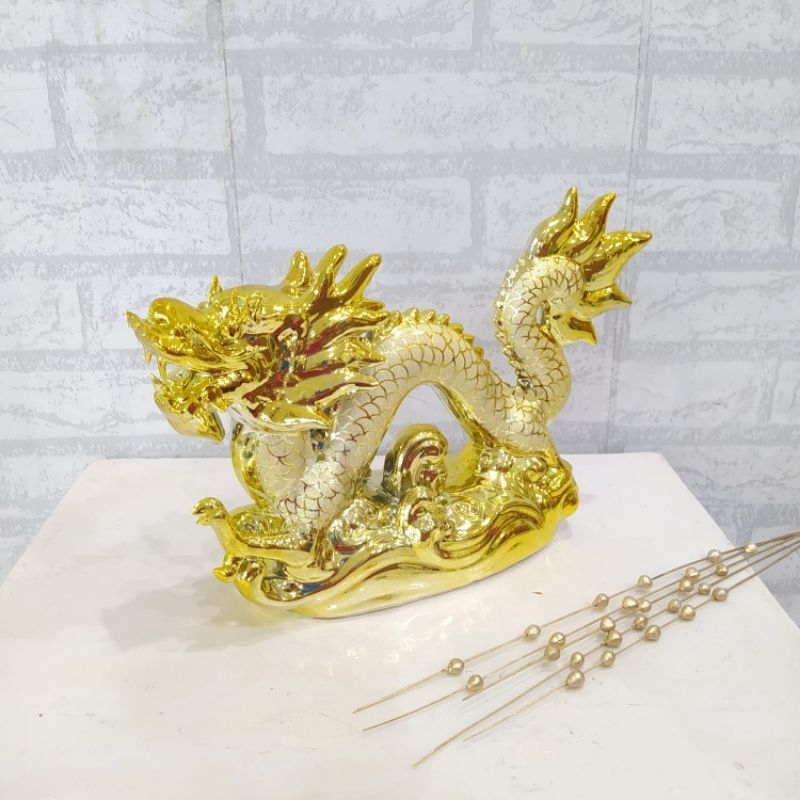 Pajangan keramik motif Naga atau ayam warna gold/hiasan lemari kaca