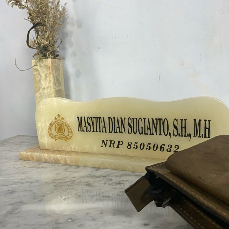 

Tuhfah nong - Papan nama batu onyx premium [ luxury ]