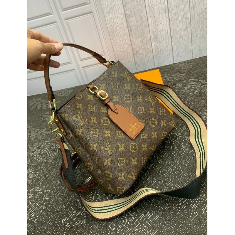 LV HOBO MONO WATERFROOP
