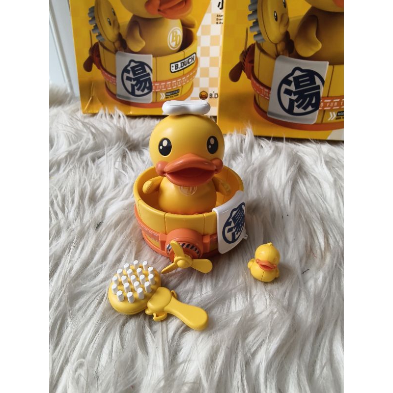 B Duck Plastic Model Kit
