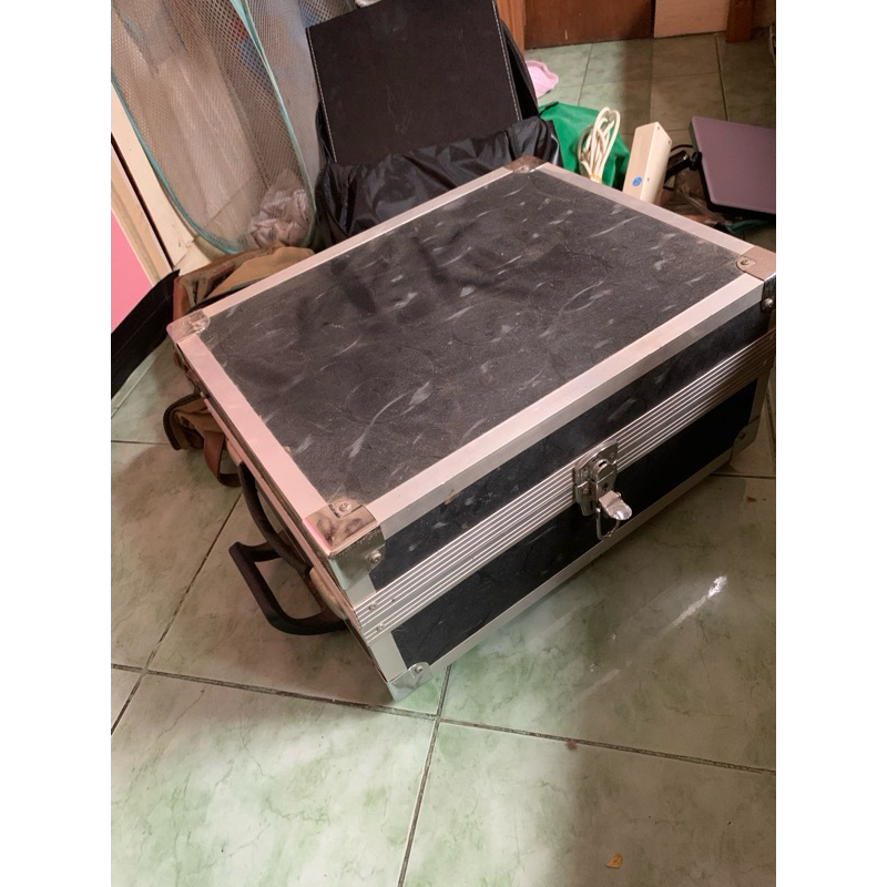 koper beauty case minimalis preloved