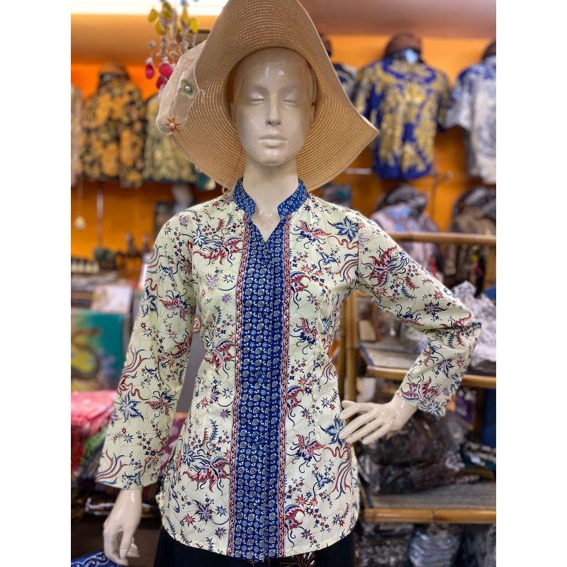Toko Bakul batik, Blouse wanita lengan panjang