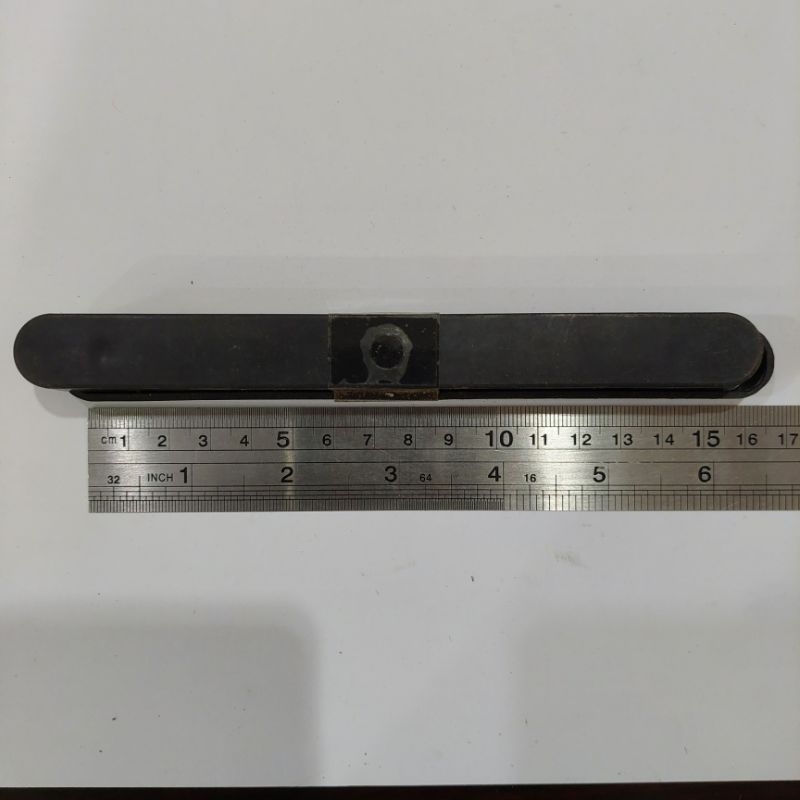 REL LACI OVAL PENDEK HITAM PLASTIK 16.5CM/ REL LACI HITAM