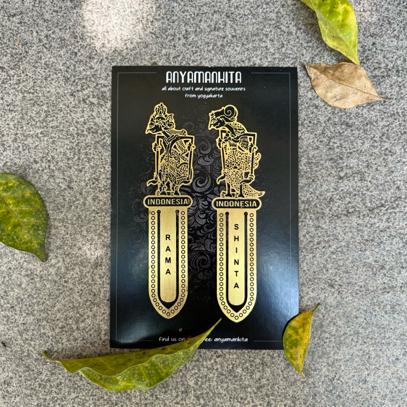 

Pembatas Buku Kuningan Wayang Rama Shinta / Bookmark Souvenir Oleh Oleh Khas Jogja Indonesia