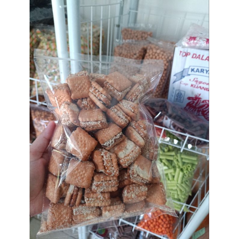 

Cemilan Kue Biskuit Malkist Wijen 500gram/Snack Murah Kendari