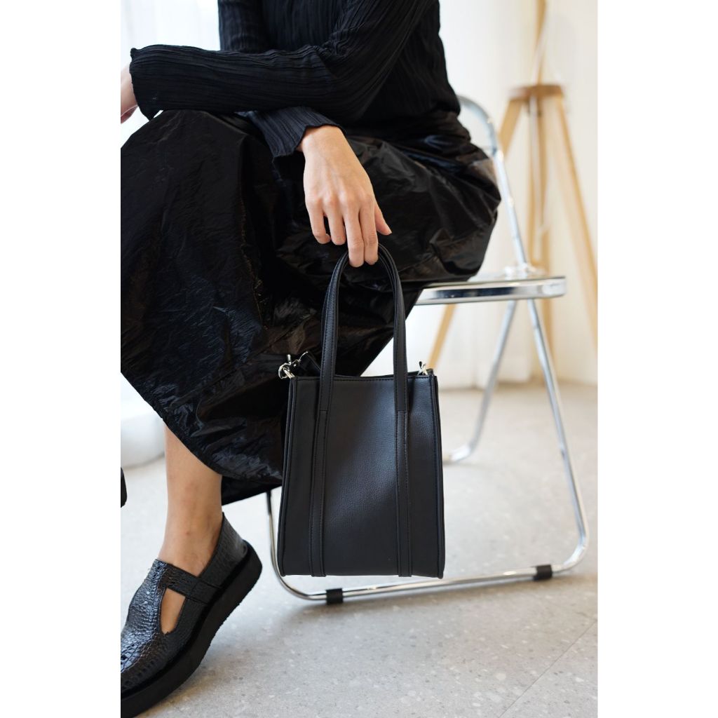 Raitalexander - Cyra Sling Bag Black