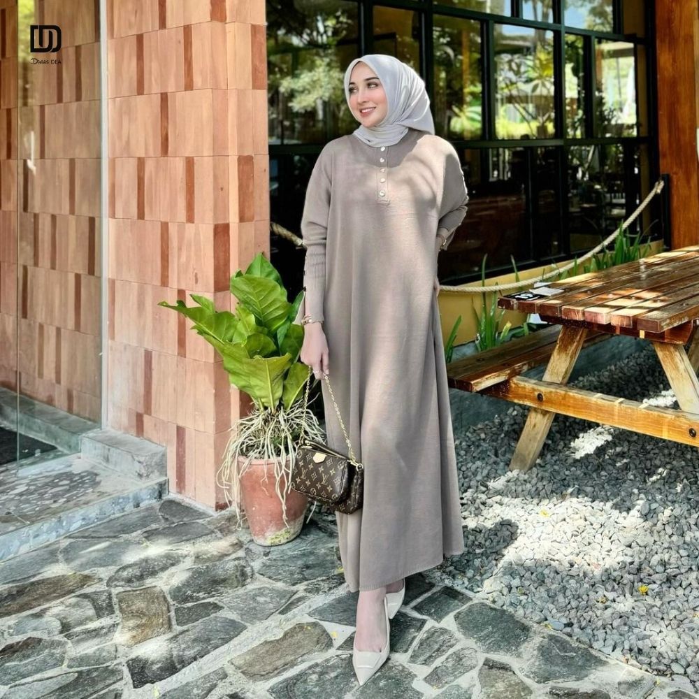 DISTRICT DEA - Vanesa Batwing Dress - dress rajut lengan panjang model batwing - dress rajut polos -