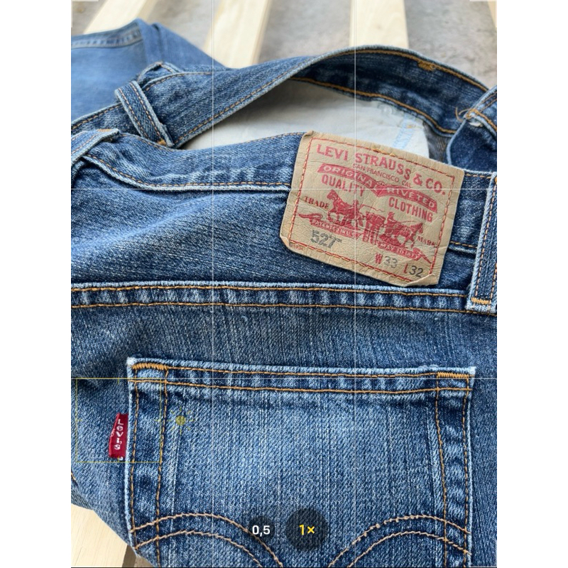 Levis 527