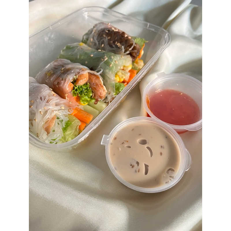 

SPRING ROLL DAN VEGETABLE SALAD