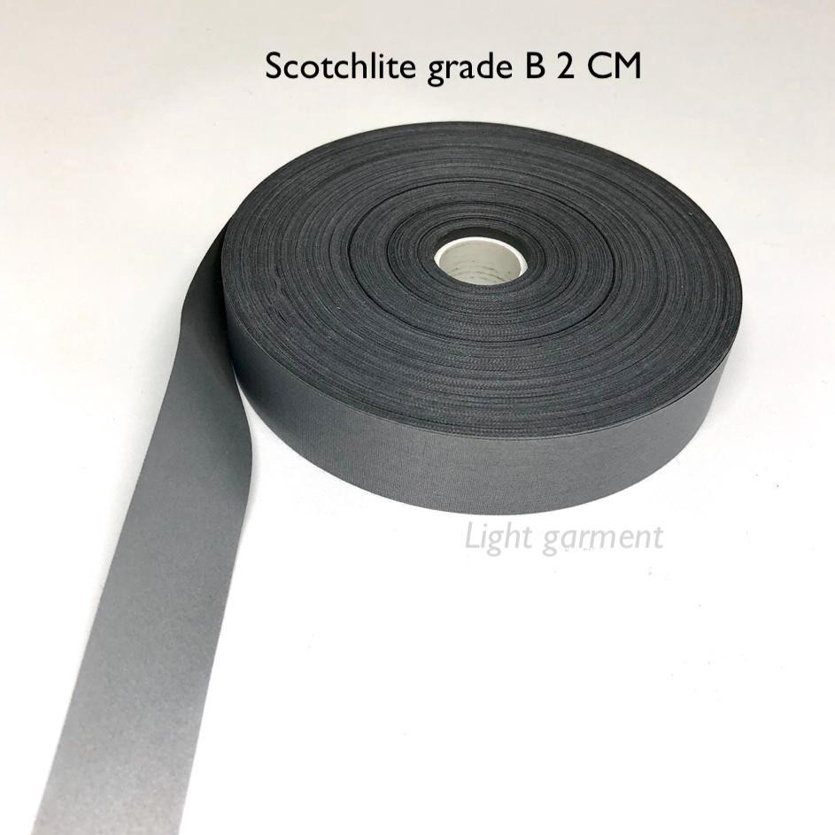 

TERUPDATE Pita Scotchlite Skotlet scotlight Kain Parasut Pemantul Cahaya jahit grade B 2 cm per roll baju safety wearpack