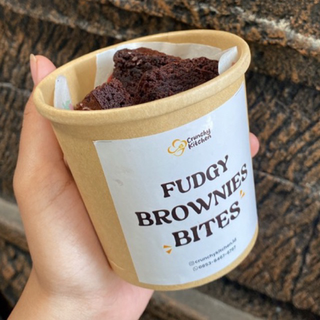 

FUDGY BROWNIES CUP crunchykitchen.id