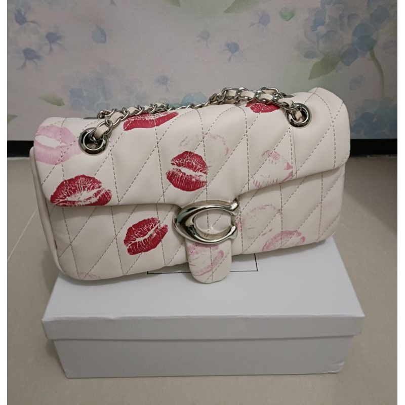 C**ch Tabby motif Bibir