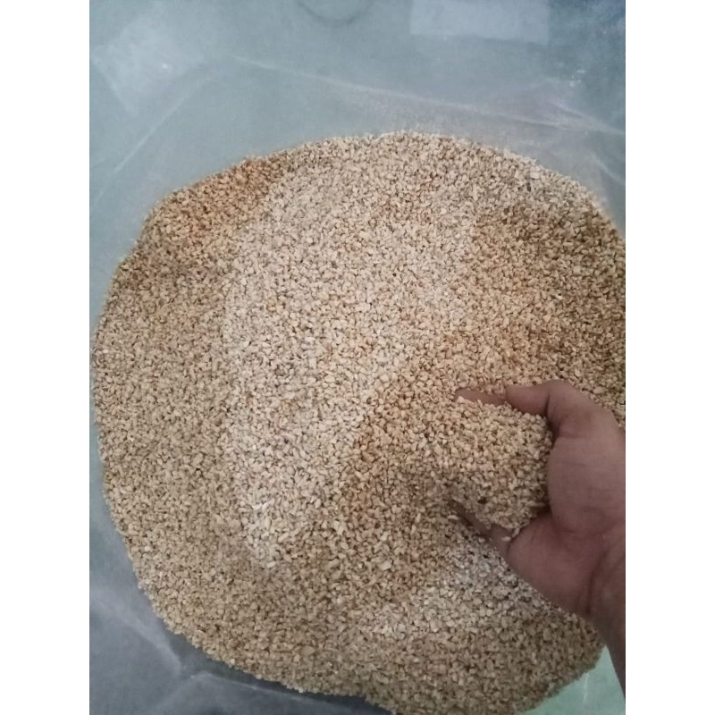 

Kacang Mede menir/ancuran mentah 1kg