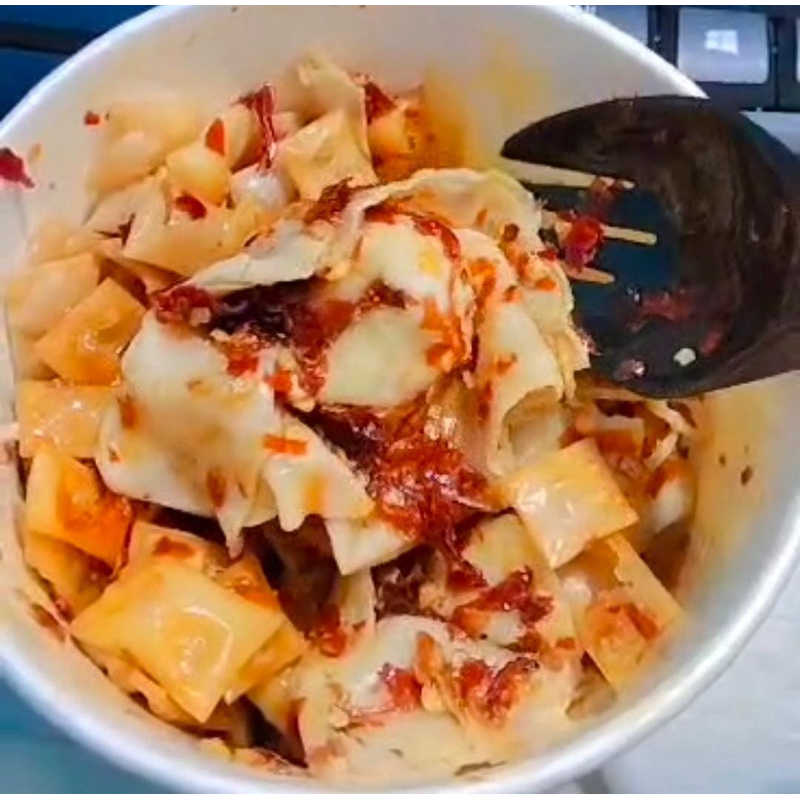

pangsit ayam chili oil