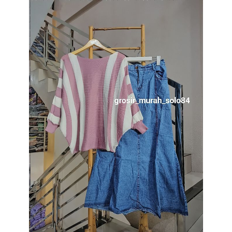 Setelan Wanita Jumbo Elclarissa Atasan Rajut Salur Model Batwing + Rok Duyung Bahan Jeans