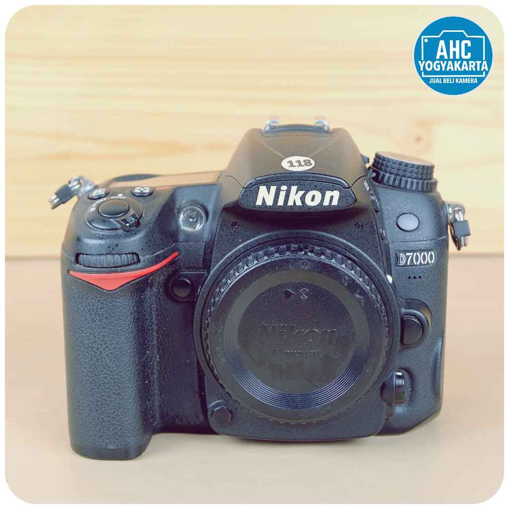 NIKON D7000 (BODY ONLY)
