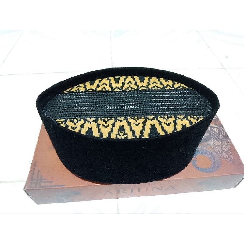 Peci Songkok Bludru Hitam Ac Tengah Motif Kain Songket Profil Emas