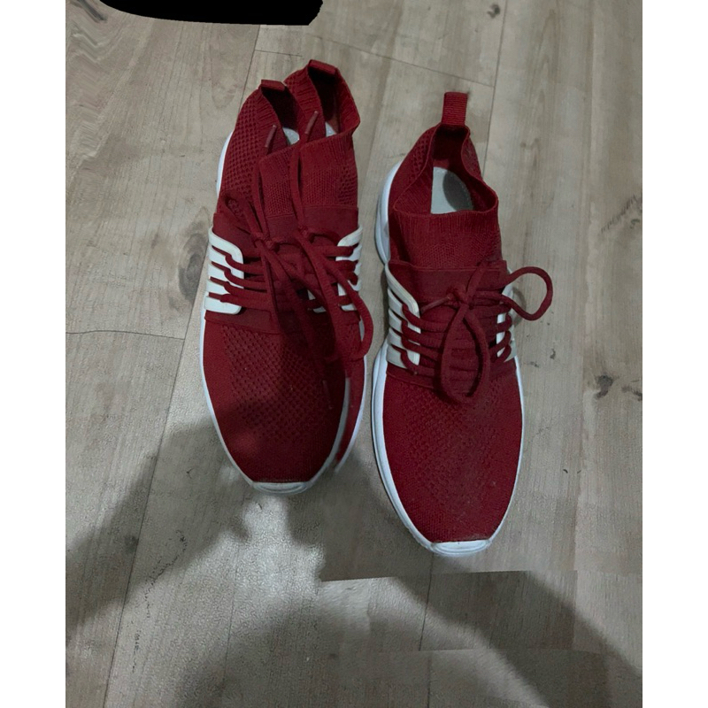 Sepatu Zara Man Merah ukuran 42