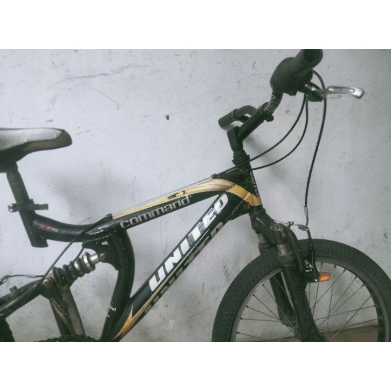 sepeda BMX united command ukuran 20