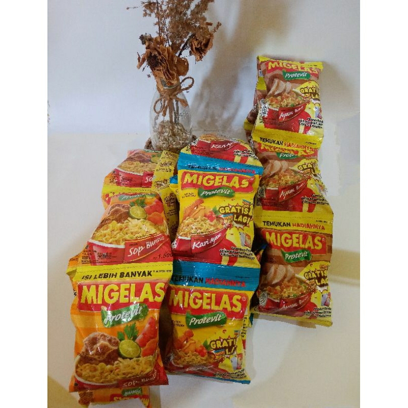 

MIE GELAS isi 15pc/renceng