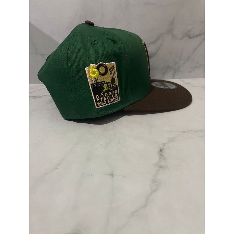 topi snapback LA new era hijau coklat