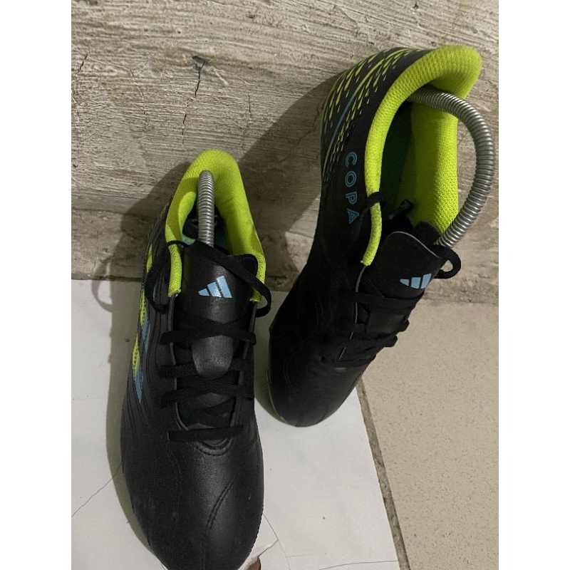 sepatu bola Adidas copa sense.4