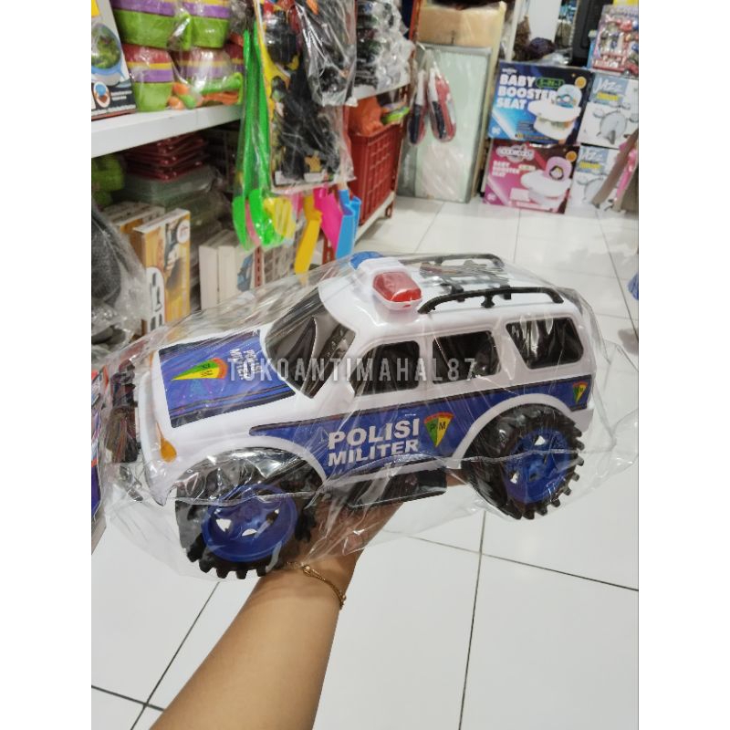 Mainan mobil jeep polisi