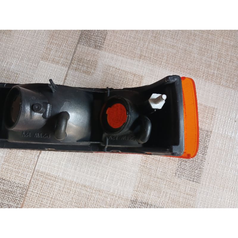 Lampu belakang kanan Carry Futura