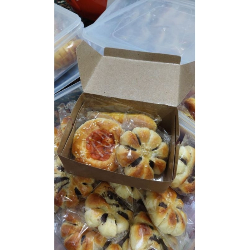 

Dapoer Amaumi SNACK BOX Kue Kotak Isi Roti, Donat, Kue, Gorengan by Qonitah Project