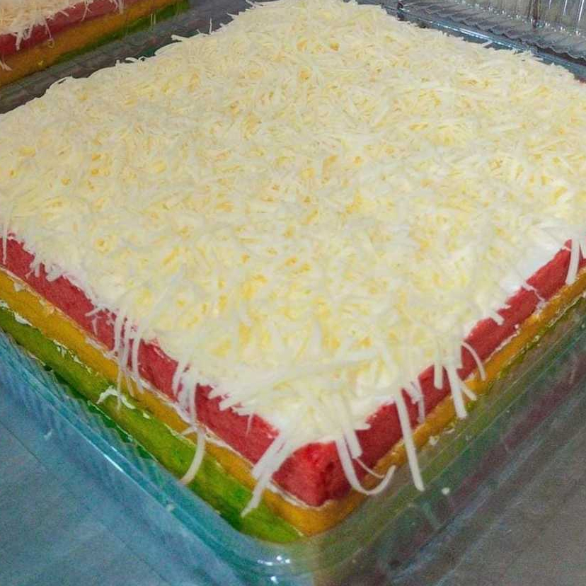 

Rainbow Cake Toping Buttercream & Keju