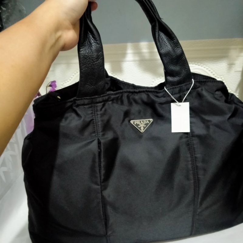 tas totebag Prada bahan Nilon mix kulit asli
