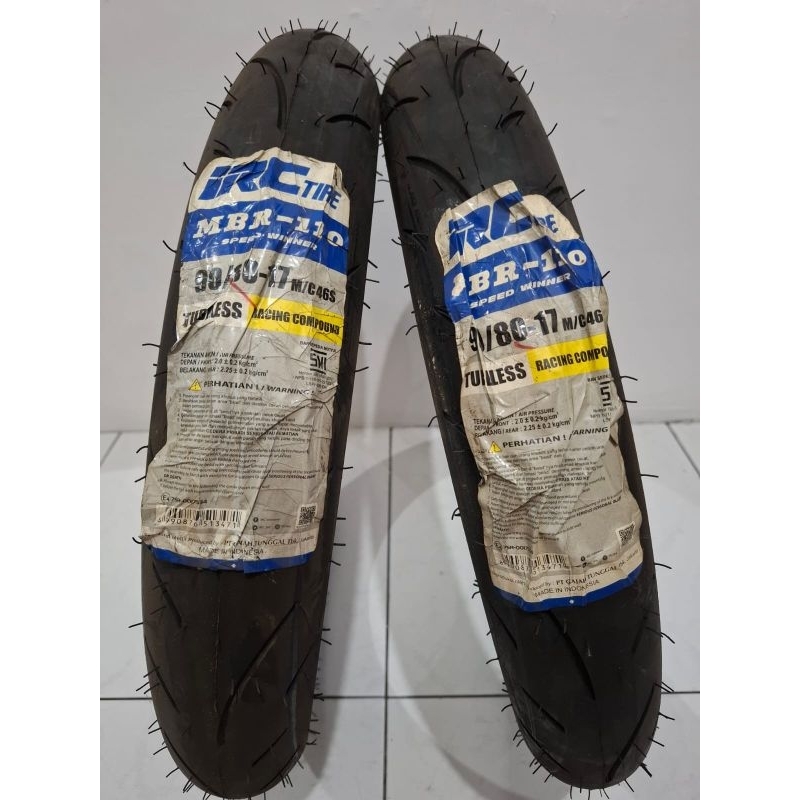 Ban luar IRC/MBR110 UK 90/80-17 tubeless