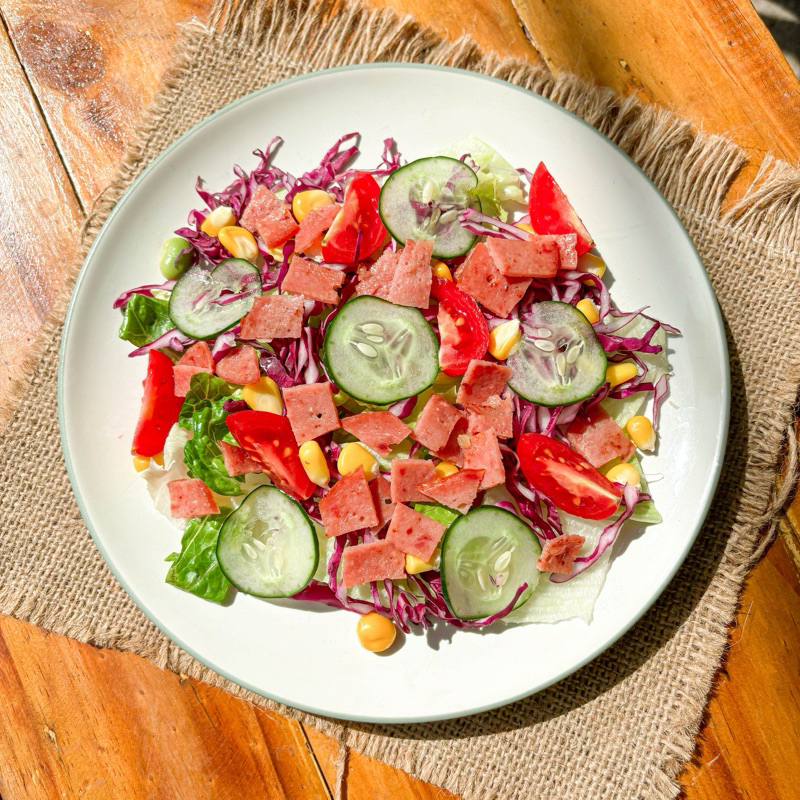 

Salad Sayur Smoked Beef