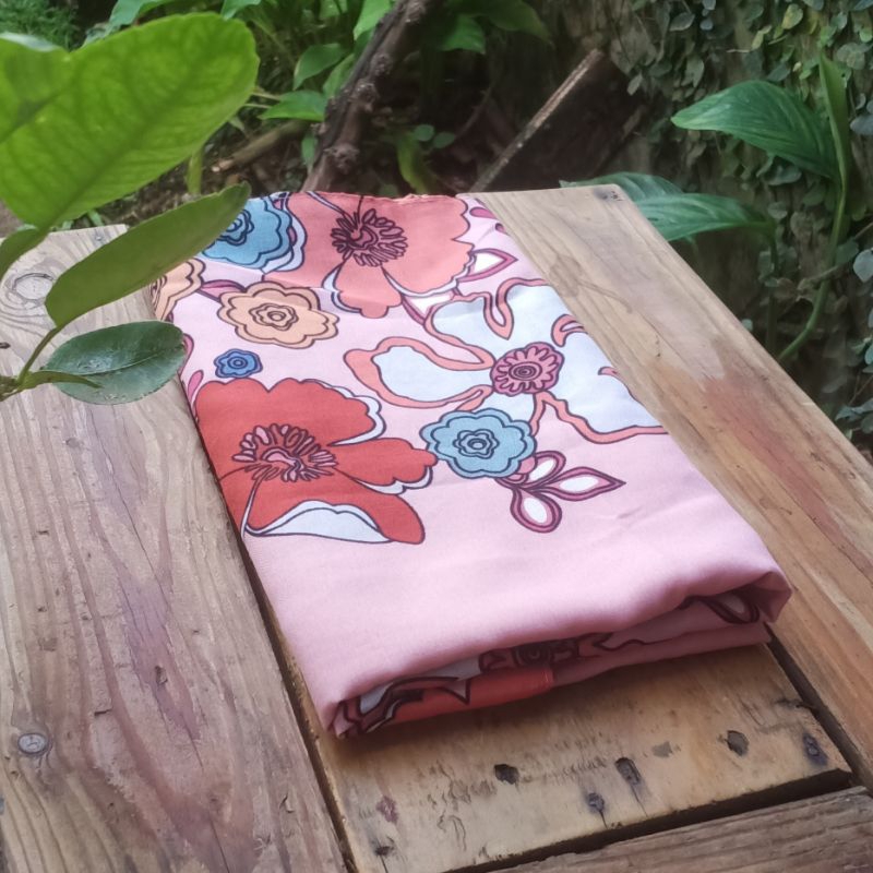 Jilbab Segi Empat Umama Scarf Pink Preloved